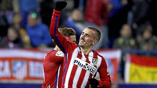 
                <strong>Platz 9: Antoine Griezmann (Atletico Madrid)</strong><br>
                Platz 9: Antoine Griezmann (Atletico Madrid). Der beste Franzose aber spielt laut "Marca" in der spanischen Hauptstadt. Längst ist ein Wettbieten der europäischen Granden um den wieselflinken Linksfuß entbrannt. Der 24-Jährige besitzt zwar noch einen Vertrag bis 2020, doch 16 Torbeteiligungen in 22 Pflichtspielen für Atletico lassen nicht nur den FC Bayern aufhorchen. (Stand aller statistischen Werte: 29.12.2015)
              