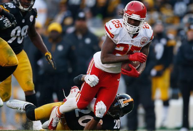 
                <strong>Hoffen: Kansas City Chiefs (8-7, in San Diego):</strong><br>
                Auch den Chiefs reicht ein Sieg gegen die Chargers allein nicht aus. Zwar würde der direkte Vergleich für sie gegenüber den Kaliforniern helfen, die Chiefs müssen zugleich aber auf einen Ausrutscher der Ravens und Texans dann hoffen.
              