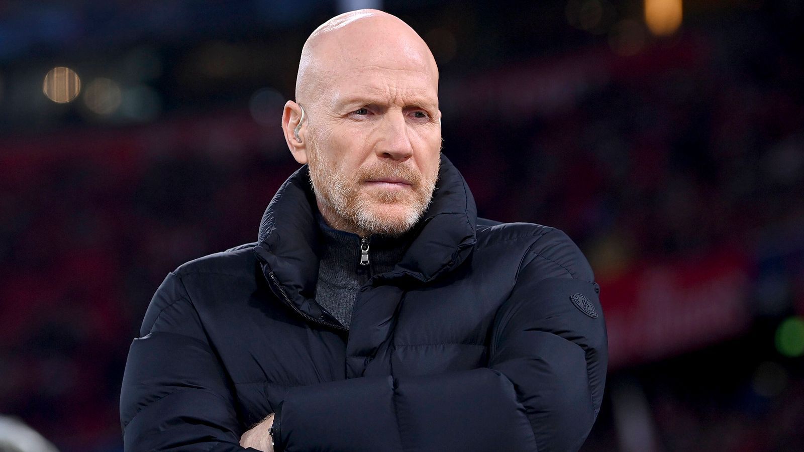 
                <strong>Matthias Sammer</strong><br>
                Mit Matthias Sammer gehört ein Mann zu den in den Medien genannten Nachfolge-Kandidaten Bierhoffs, der bereits in der Vergangenheit für den DFB gearbeitet hat. Der frühere BVB-Profi war von 2006 bis 2012 Sportdirektor bzw. Nachwuchskoordinator beim DFB, ist aktuell beratend in Dortmund tätig. Eine Sammer-Rückkehr mit festem Amt beim DFB scheint aber aktuell ausgeschlossen. "Helfen ja, aber gewisse Positionen brauche ich nicht mehr", sagte Sammer selbst zu den Spekulationen um eine mögliche Bierhoff-Nachfolge.
              