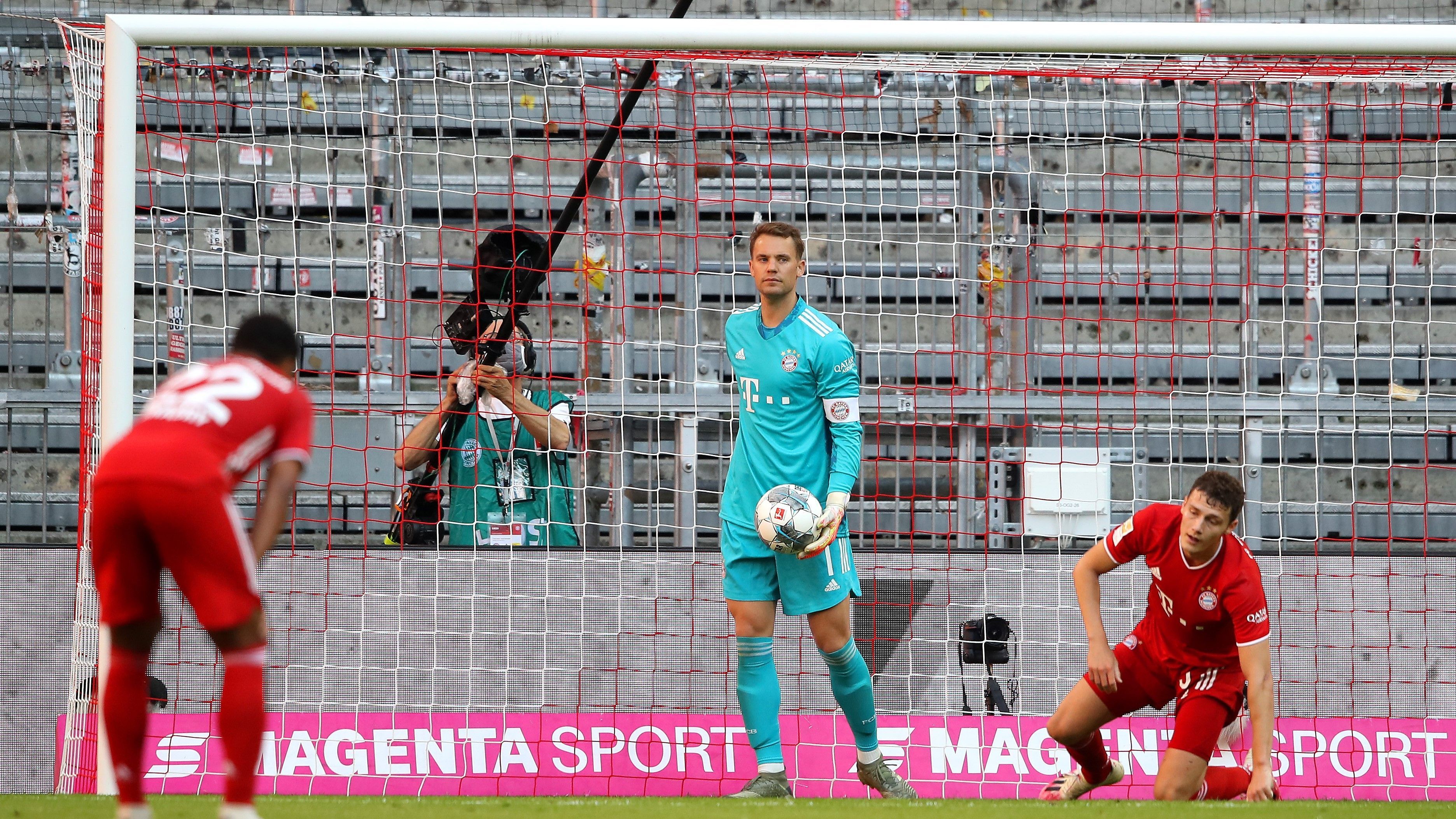 
                <strong>Manuel Neuer</strong><br>
                In der ersten Halbzeit zunächst beschäftigungslos, leistete sich Neuer ungewohnt viele Wackler. Klärt den Kopfball von Embolo aus kurzer Distanz direkt vor dessen Füße und hat dann großes Glück, das der Nachschuss nicht im Kasten landet (25.). Chancenlos beim Eigentor von Pavard (37.). Lässt den Ball nach Flanke von Bensebaini fallen und klärt dann selbst in höchster Not im Nachfassen (48.). ran-Note: 
              