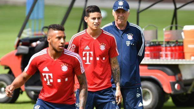 
                <strong>FC Bayern München</strong><br>
                Testspiele/DFB-Pokal: Während der Asienreise verlor der FC Bayern gegen Arsenal, AC Milan und Inter Mailand. Im Audi Cup hagelte es Klatschen gegen Liverpool (0:3) und Neapel (0:2). Insgesamt kassierte der FCB in der Vorbereitung 16 Gegentreffer - mehr als jeder andere Bundesligist! Aber: Als es ernst wurde, waren die Bayern wieder da, gewannen den Supercup in Dortmund (7:6 n. E.) und anschließend im Pokal in Chemnitz (5:0). Personal: Carlo Ancelotti muss Corentin Tolisso, James Rodriguez, Sebastian Rudy und Niklas Süle integrieren. Rodriguez fällt zum Saisonstart aber verletzt aus. Form: Nach den schwachen Ergebnissen in der Vorbereitung fürchteten die Fans wohl schon Schlimmes, doch rechtzeitig zum Pflichtspielstart kehrten die Bayern auf die Siegerstraße zurück. ran-Check: 5 Punkte
              