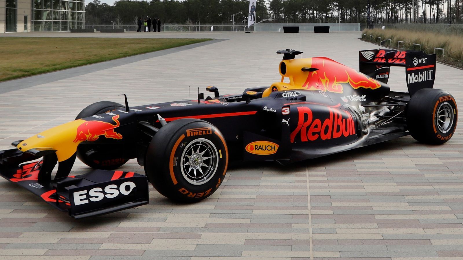
                <strong>Red Bull RB13 (2017)</strong><br>
                Motor: Renault TAG HeuerSiege: 3Punkte: 368WM-Rang: 3Fahrer: Max Verstappen & Daniel Ricciardo
              