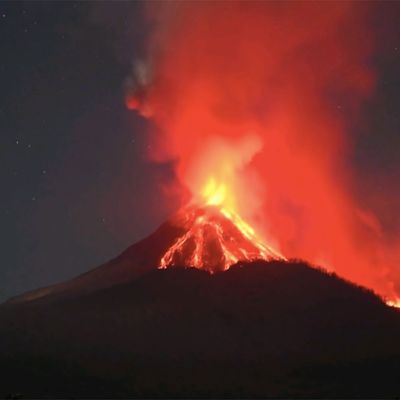 Der Vulkan Lewotobi Laki-Laki in Indonesien kommt weiter nicht zur Ruhe 