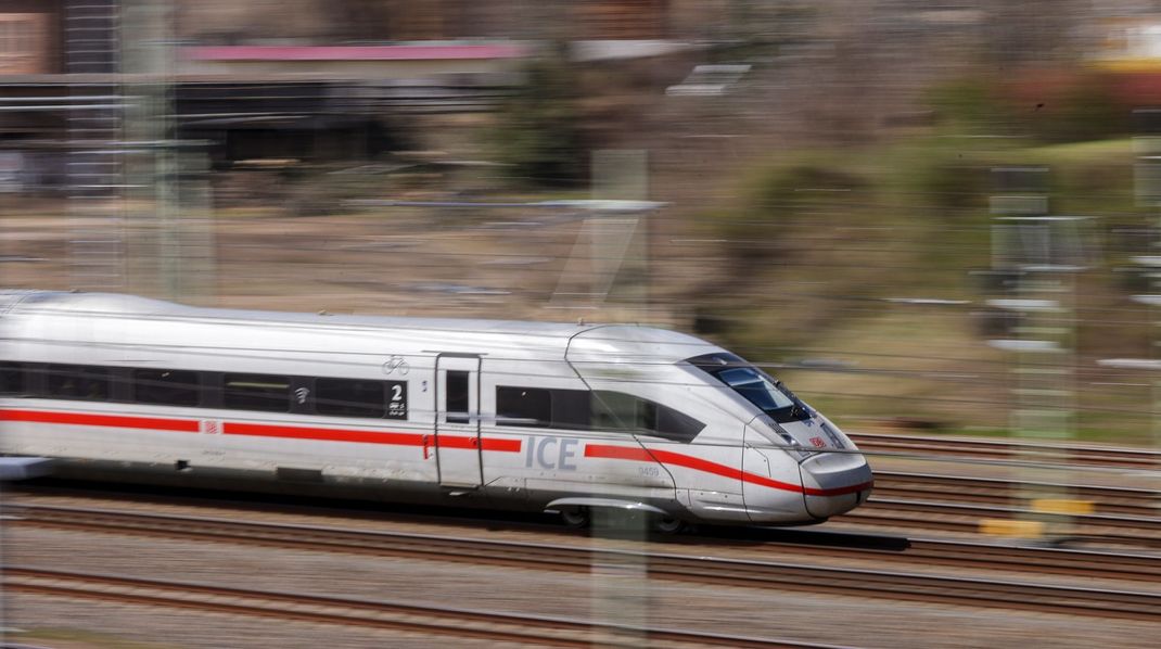 Wörtlich wie metaphorisch gibt es bei der Deutschen Bahn zahlreiche Baustellen. (Symbolbild)