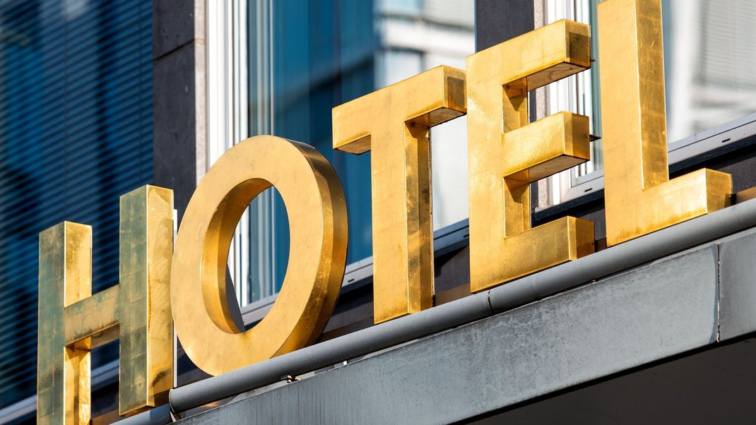 Hotels in Europa ziehen gegen Booking.com vor Gericht – es geht um Preisbindungen.