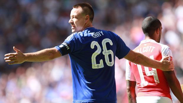 
                <strong>John Terry (FC Chelsea)</strong><br>
                John Terry: Der Innenverteidiger ist beim FC Chelsea eine Klub-Legende. Doch auch Legenden bringen - vor allem nach ihrer Karriere - gerne mal ein paar Kilos mehr auf die Waage. Mit seinen 34 Jahren hat Terry bei einer Größe von 1,87 Metern und einem Gewicht von 90 Kilo einen BMI von 25,7.
              
