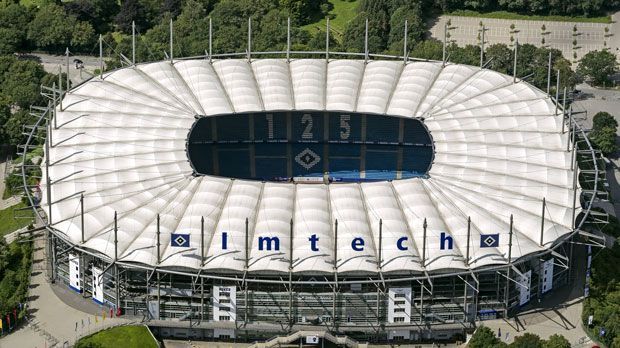 
                <strong>Stadionsponsoren</strong><br>
                Und noch eine Pleite im fast wortwörtlichen Sinne. Die letzte drei Stadionsponsoren AOL, HSH Nordbank und Imtech sind laut einem Bericht der "Süddeutschen Zeitung" in wirtschaftliche Turbulenzen geraten. Auch wenn der HSV nicht viel dafür kann - es kann beim Dino nur aufwärts gehen!
              