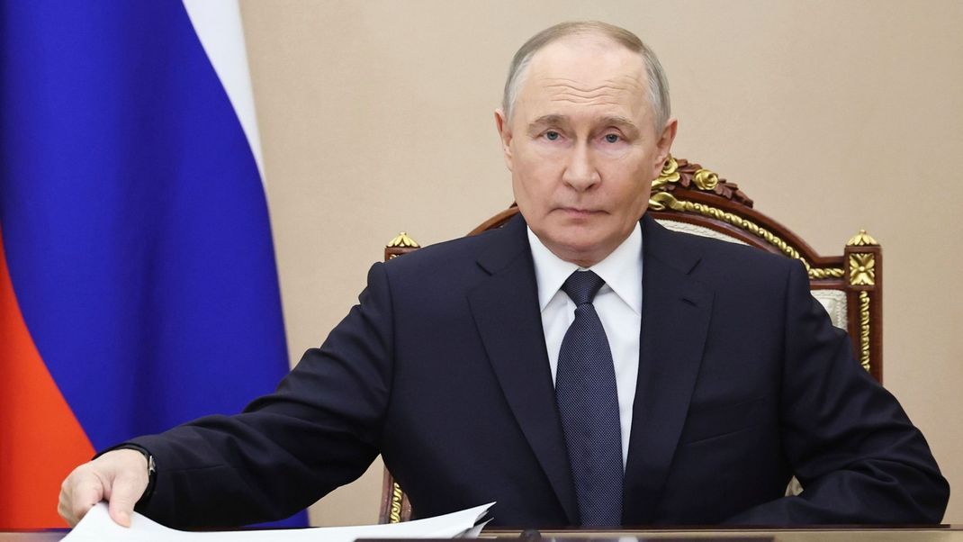 Vor dem Telefonat zwischen dem russischen Präsidenten Putin (Bild) und seinem US-Amtskollegen Trump dämpft eine Politologin die Erwartungen. (Archivbild)