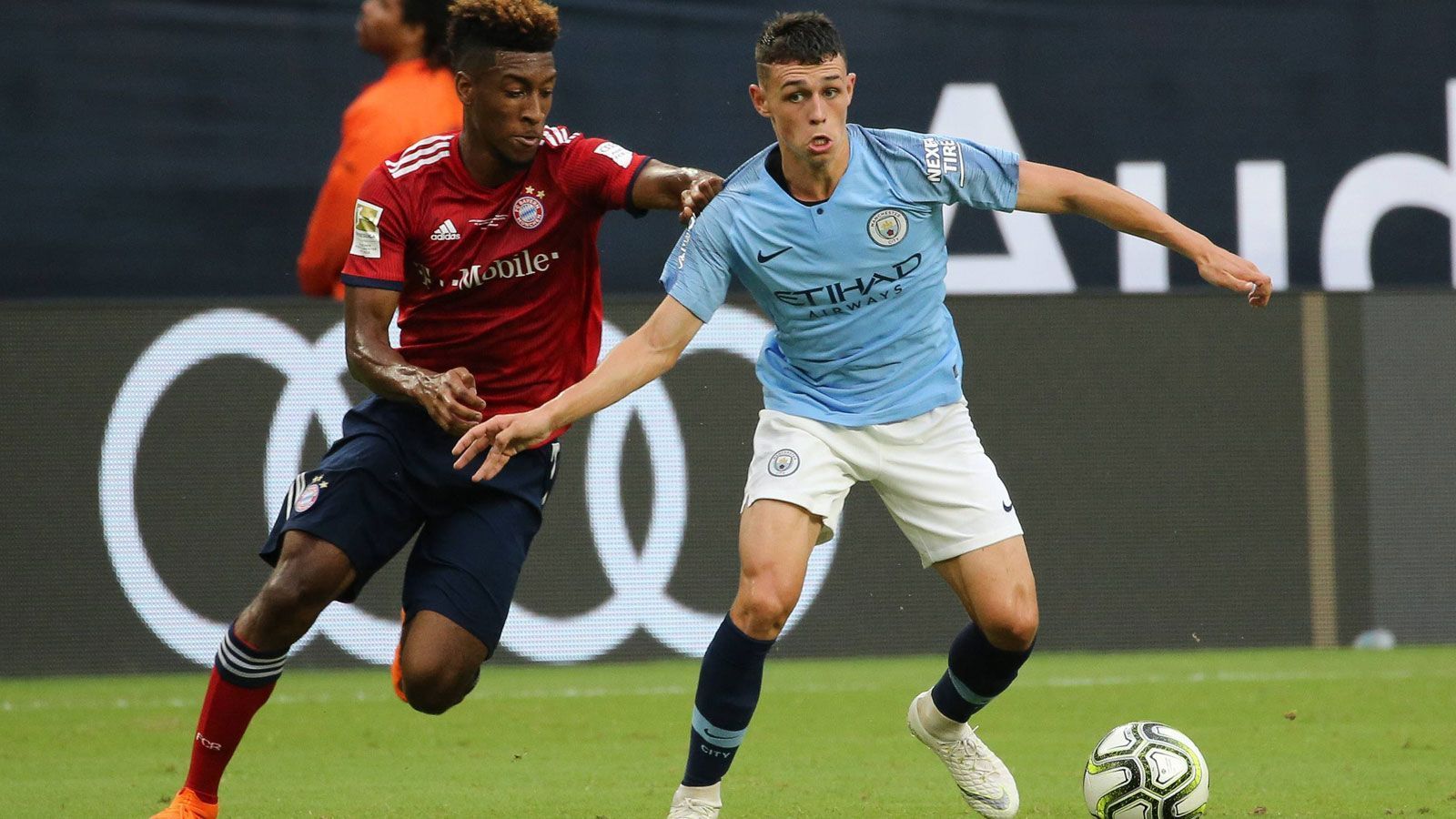 
                <strong>Manchester City vs. FC Bayern München</strong><br>
                Ein Viertelfinale zwischen Guardiolas "Citiziens" und dem deutschen Rekordmeister dürfte bei einigen Fußballfans das Herz höher schlagen lassen. Beide Teams führen ihre Ligen an, spielen attraktiven Fußball und gehören zweifelsfrei zu den Top-Mannschaften in Europa. Zudem würde sich der spanische Coach erstmals nach seinem Abgang 2016 mit seinem Ex-Klub messen. Bislang traf Guardiola erst zweimal als Trainer in Pflichtspielen auf den FCB, im Champions-League-Viertelfinale 2009 setzte er sich mit dem FC Barcelona 5:1 nach Hin- und Rückspiel durch.
              