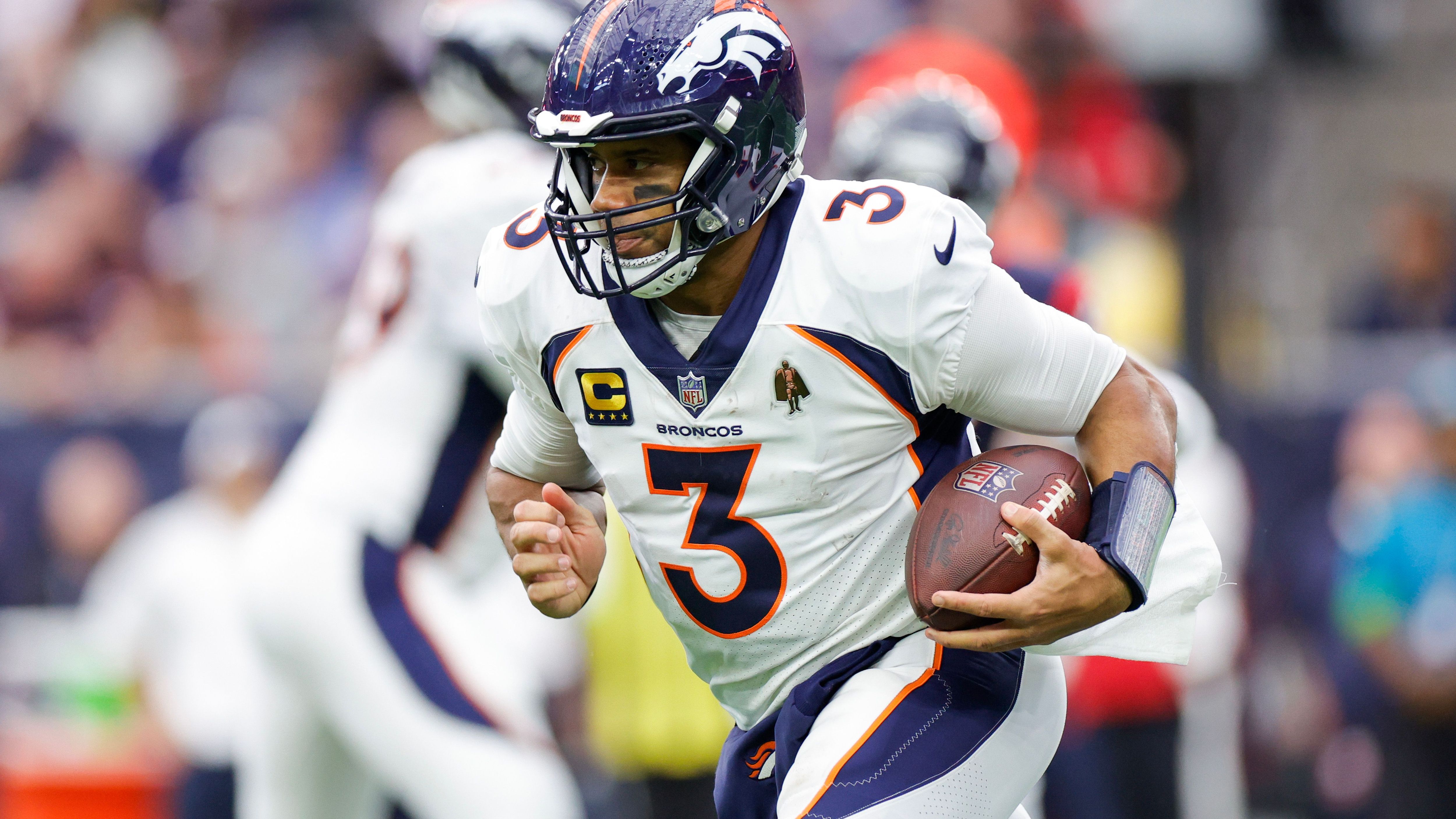 <strong>3: Russell Wilson</strong><br>Teams: Seattle Seahawks, Denver Broncos<br>Position: Quarterback<br>Erfolge: Achtmaliger Pro Bowler, Super-Bowl-Champion 2014<br>Honorable Mention: Bronko Nagurski