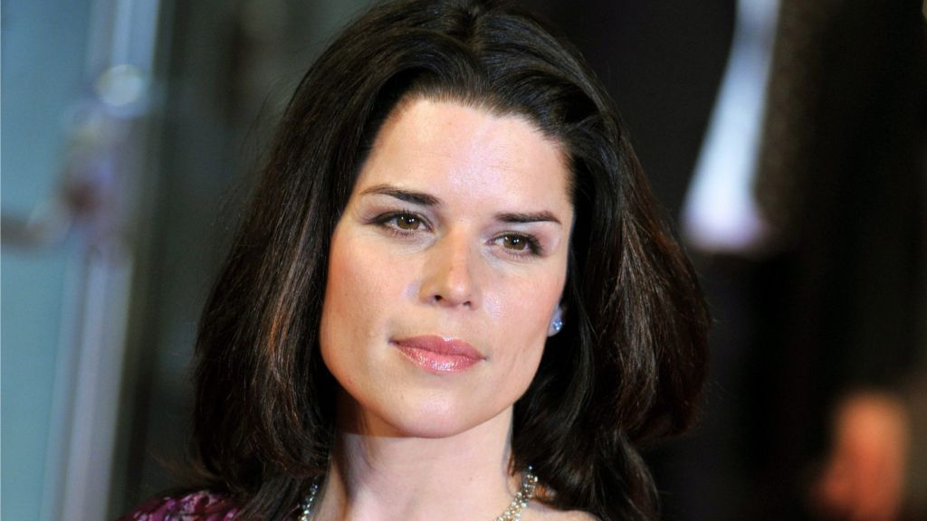 Neve Campbell Image