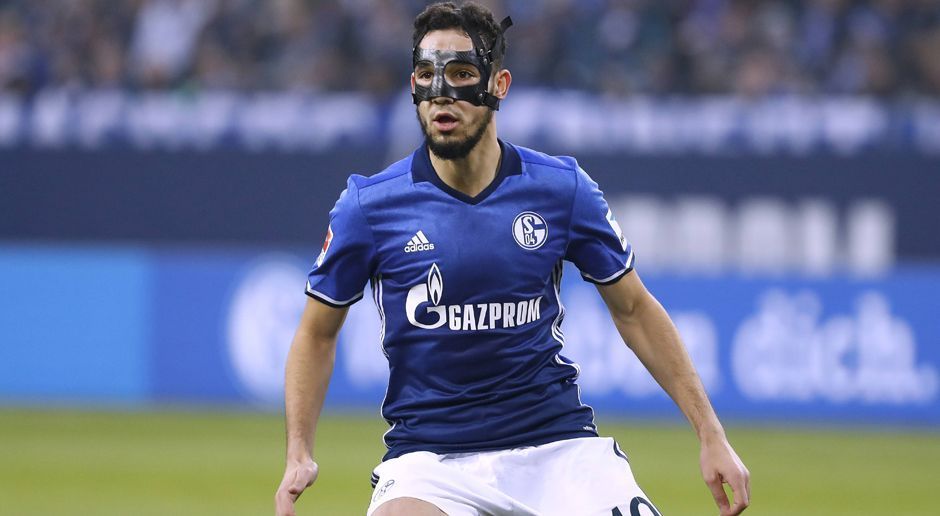 
                <strong>Nabil Bentaleb</strong><br>
                Nabil Bentaleb: Zeigte in mehreren Szenen, dass er am Ball so gut wie alles kann. Gab mit seinem Traumpass auf Schöpf das Signal für Schalke zu mehr Mut. Kam jedoch zu selten in gefährlichen Positionen an den Ball. Ging auch die Wege nach hinten mit. ran-Note: 3,5.
              