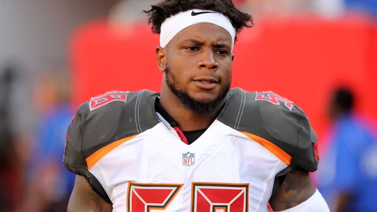 TAMPA, FL - OCTOBER 02: Kwon Alexander (58) of the Bucs walks back to the sidelines during the NFL American Football Herren USA game between the Denver Broncos and Tampa Bay Buccaneers on October 0...