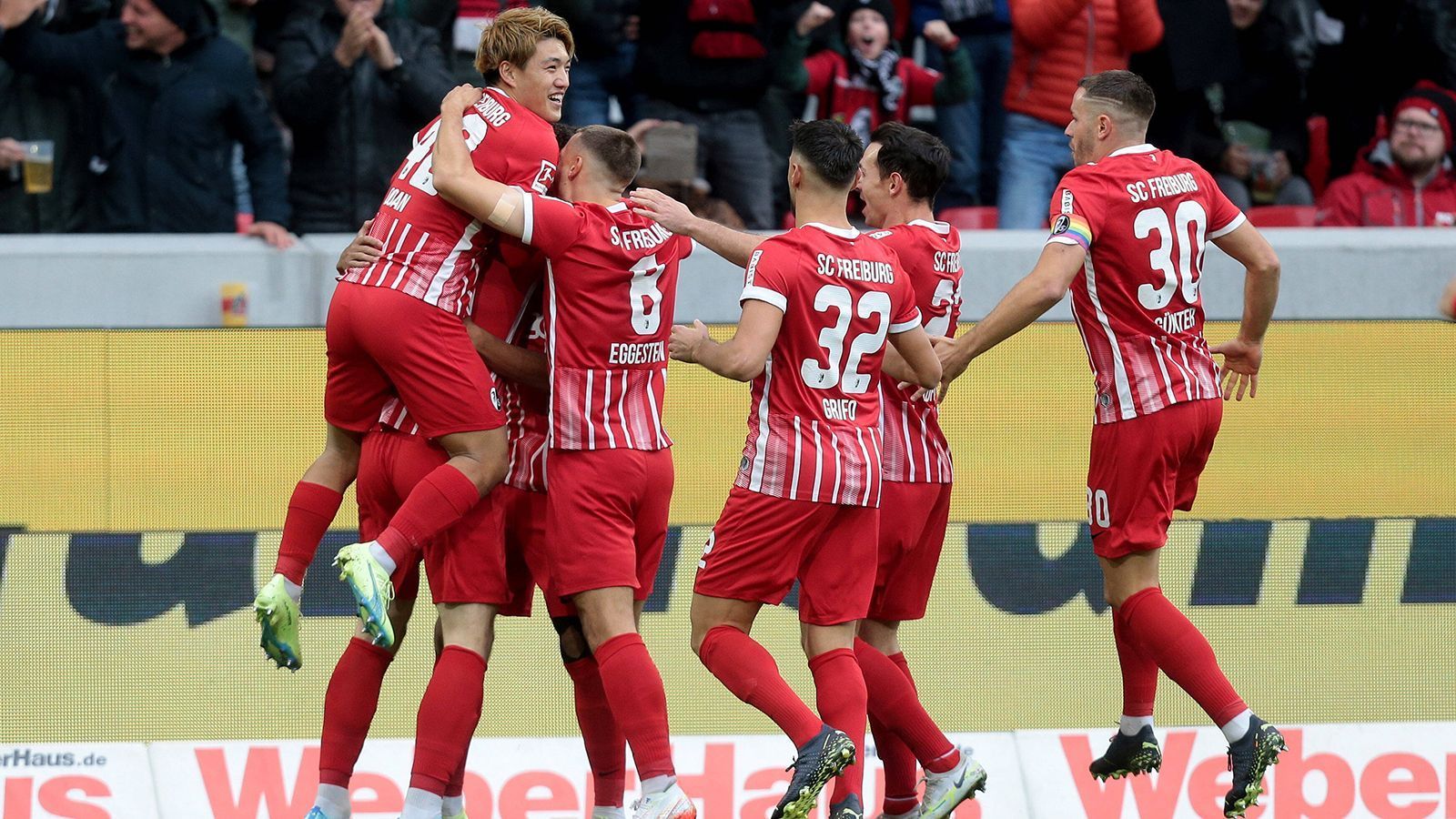 
                <strong>Platz 5: SC Freiburg</strong><br>
                &#x2022; Punkte: 57<br>&#x2022; Tordifferenz: +3<br>&#x2022; Wahrscheinlichkeit, sich für die Champions League zu qualifizieren: 31 Prozent<br>
              