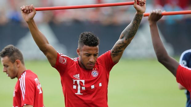 
                <strong>Corentin Tolisso (FC Bayern/22)</strong><br>
                Er ist der teuerste Einkauf in der Geschichte der Bundesliga, "Coco" kostete die Bayern satte 41,5 Millionen Euro. "Das ist guter Druck, ich werde alles daran setzen, die Erwartungen zu erfüllen", sagte der Franzose, der auf der Sechs und der Acht spielen kann. Geht es nach ihm, am liebsten auf der Acht. Für seinen Ex-Klub Lyon traf er in 116 Ligaspielen 21 Mal.
              