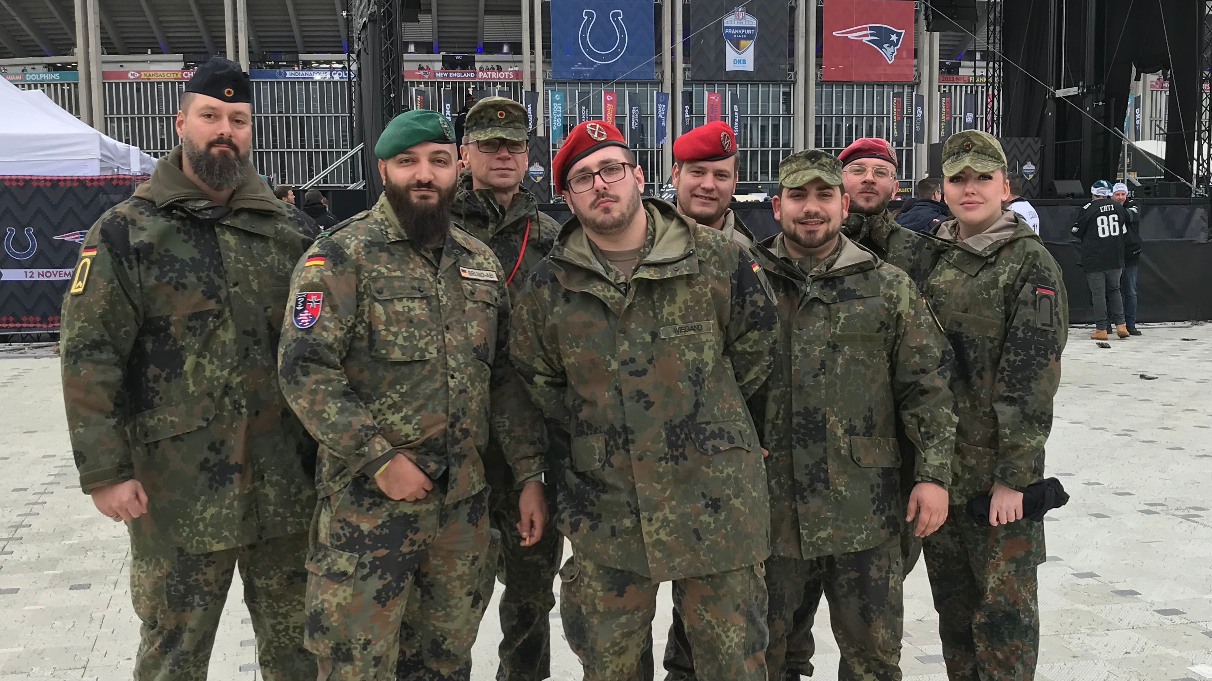 <strong>NFL in Frankfurt: Die besten Outfits der Football-Fans</strong><br>Obacht, kein Kostüm.