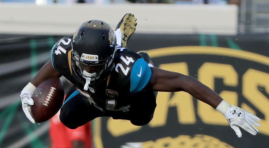 
                <strong>T.J. Yeldon (Jacksonville Jaguars)</strong><br>
                Die Zukunft auf der Running-Back-Position der Jacksonville Jaguars gehört Leonard Fournette. Damit dürften sich sowohl T.J. Yeldon, als auch Chris Ivory hinten anstellen müssen. Fournette gilt als bester Running Back der Draft Class 2017, wird demnach wohl bereits in der Saison 2017 als Starter der Jaguars auf dem Platz stehen.
              