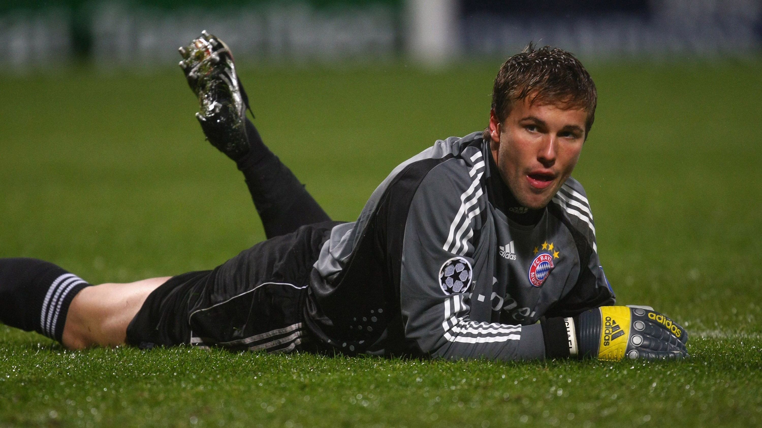 <strong>FC Bayern: Tor<br></strong>Zwischen den Pfosten stand beim historischen Debakel <strong>Michael Rensing</strong>. Fünf Gegentore in einem Bundesliga-Spiel für den FCB sind für den Keeper trauriger Rekord, nur beim 1:5 gegen Wolfsburg im April 2009 kassierte er genau so viele.