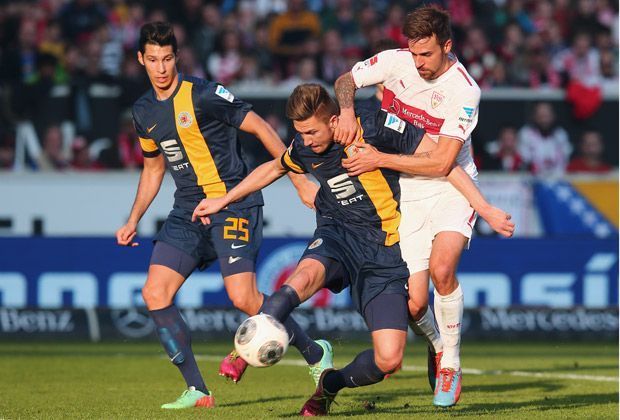 
                <strong>VfB Stuttgart - Eintracht Braunschweig 2:2</strong><br>
                In der 82. dann der Ausgleichstreffer - ein Schock für die Stuttgarter: Nach einer Ecke kommt Ermin Bicakcic nach einer Hackenverlängerung von Karim Bellarabi vollkommen unbedrängt zum Schuss und trifft zum 2:2.
              