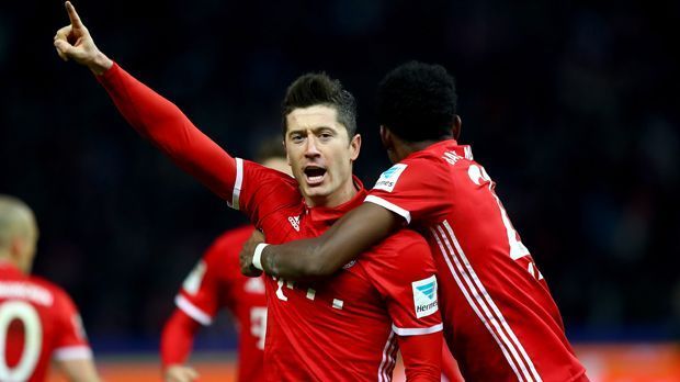 
                <strong>Platz 15: Robert Lewandowski (FC Bayern München)</strong><br>
                Platz 15: Robert Lewandowski (FC Bayern München): 22 Mio. Euro
              