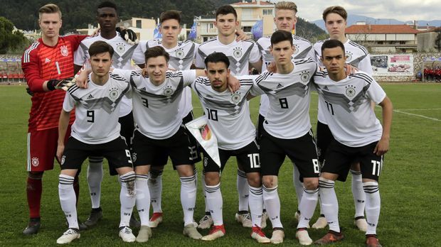 
                <strong>DFB-Nachwuchs: Die U17</strong><br>
                Die deutsche U17-Nationalmannschaft hat ihr Ziel in der zurückliegenden Länderspielpause im März erreicht! Das Team von Coach Michael Prus qualifizierte sich für die EM-Endrunde in England (4. bis 20. Mai 2018). 
              