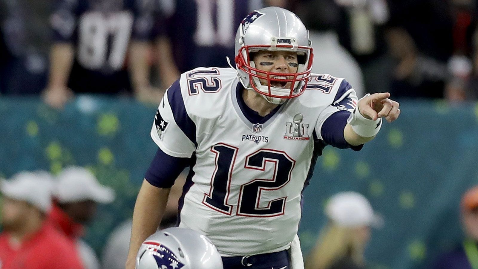 
                <strong>11. Rekord: Meiste Passversuche in einem Super Bowl</strong><br>
                1. Tom Brady: 62 im Super Bowl 512. Jim Kelly: 58 im Super Bowl 263. Donovan McNabb: 51 im Super Bowl 39
              