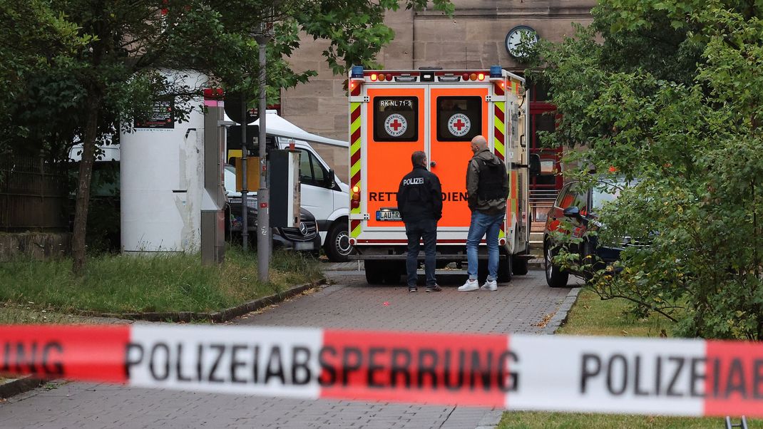 Nach dem Vorfall war der Bahnhof zunächst weiträumig abgesperrt. 