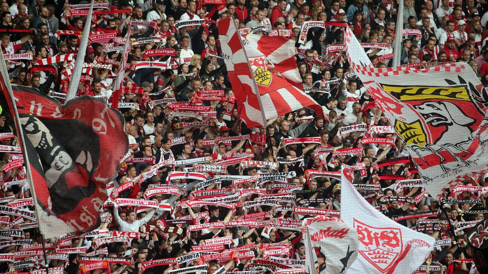
                <strong>Platz 1: VfB Stuttgart</strong><br>
                Verkaufte Dauerkarten: 
              