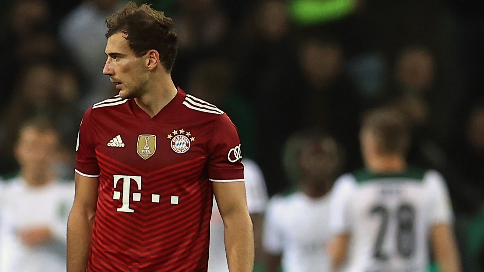 
                <strong>Leon Goretzka</strong><br>
                Nach Erkrankung wieder zurück in der Startelf. Agiert lange Zeit gefühlt viel zu hoch gegen fulminant stürmende Gladbacher. Verliert wie seine Mitspieler in der Anfangsphase fast jeden wichtigen Zweikampf. Gute Chance aus der Distanz (49.). Nach 64 Minuten durch Tolisso ersetzt. ran-Note: 5
              