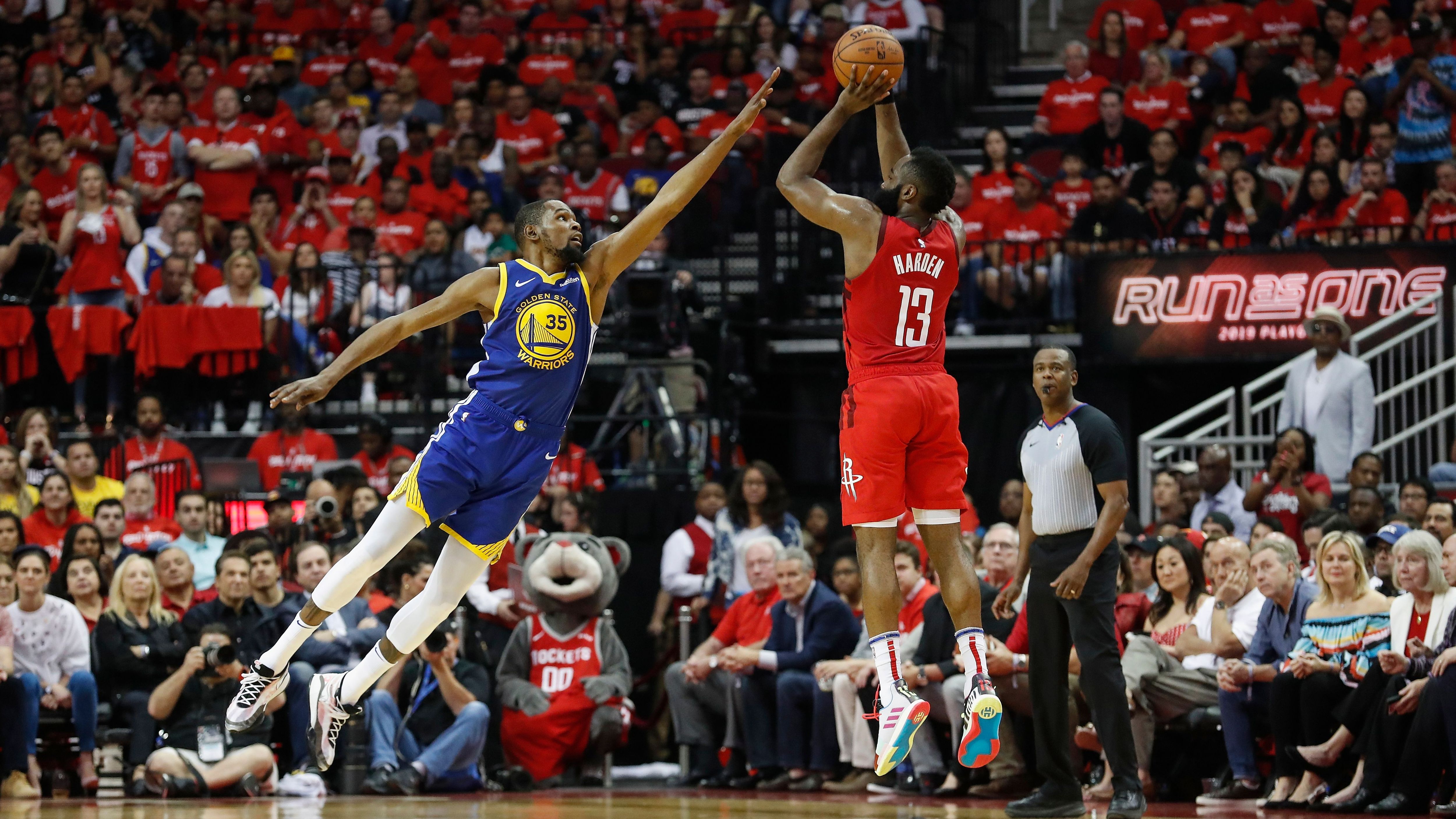 <strong>2. Platz: James Harden</strong><br>Getroffene Dreier: 3.004<br>Versuchte Dreier: 8.267<br>Karriere Dreierquote: 36,3 Prozent