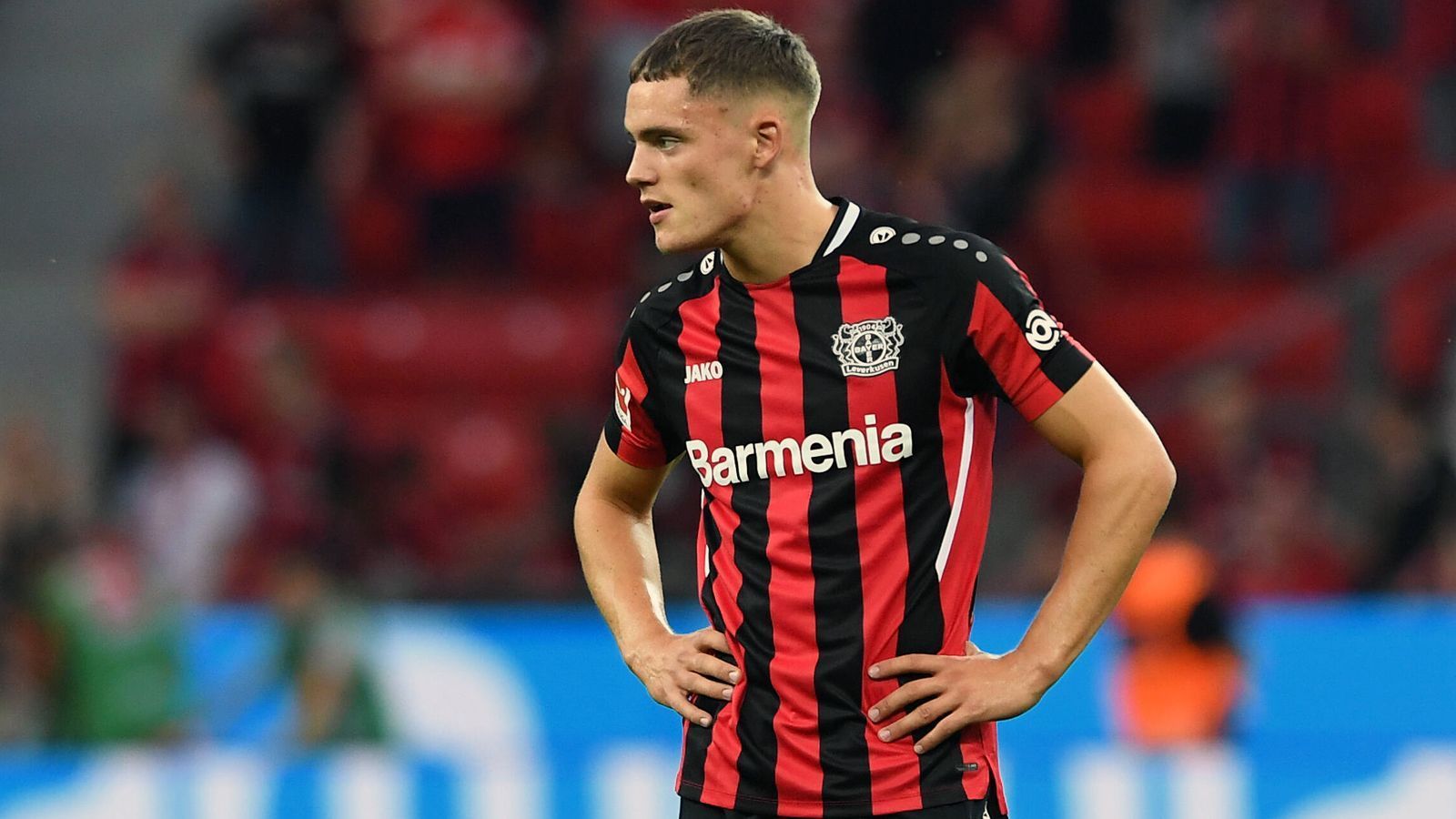 
                <strong>Florian Wirtz (Bayer Leverkusen)</strong><br>
                Position: Offensiver Mittelfeldspieler - Alter: 18 Jahre - Vertrag bis: 2026
              