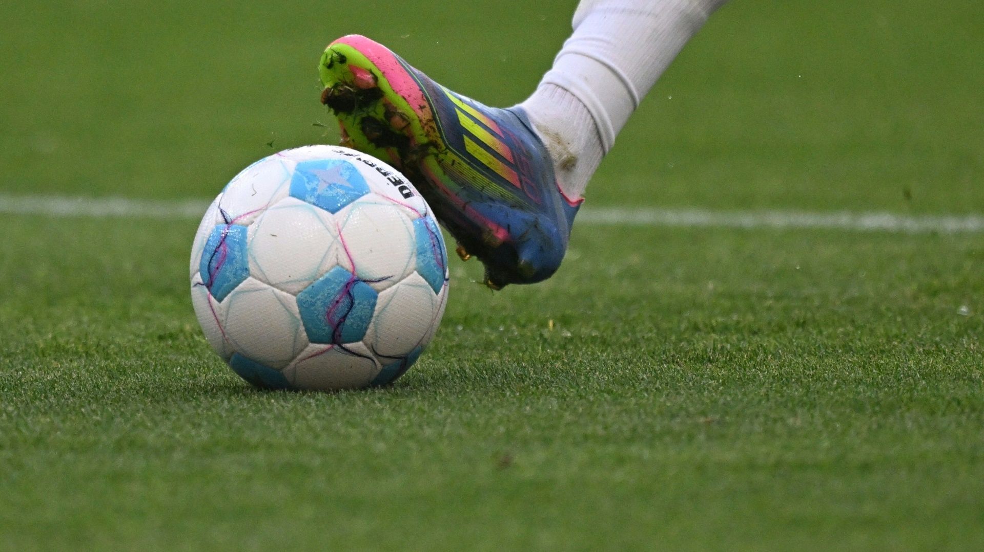 Sonntags-Fußball-Spektakel: Borussia Dortmund empfängt Borussia Mönchengladbach – Das Bundesliga-Duell im Fokus!