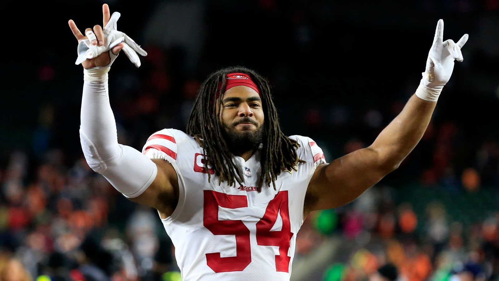 
                <strong>Fred Warner (Linebacker, San Francisco 49ers)</strong><br>
                Ein Jahr vor Samuel wählten die 49ers Fred Warner aus. In der dritten Runde des Drafts 2018 holten sie einen Linebacker, der laut den Scouts ein guter Backup, vielleicht auch eines Tages mal Starter werden könnte. Ein Linebacker, bei dem Probleme im Tackling entstehen könnten und bei dem man noch nicht wüsste, wie man ihn am besten einsetzt. Heute sind die Tackles von Warner gefürchtet. Mit 137 Tackles in der Regular Season ist er Teil der NFL-Spitzengruppe in dieser Kategorie. Er lenkt die Defense und hält in der Mitte alles zusammen. 
              