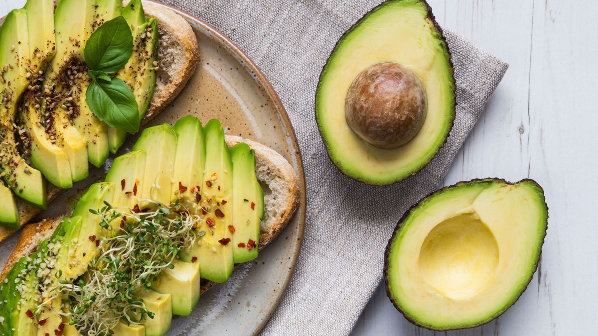 Reife von Avocado erkennen: Mit diesen Tipps findest du den richtigen Reifegrad