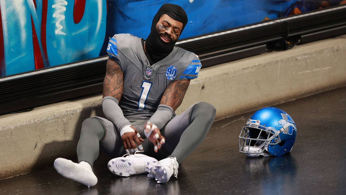 Minnesota Vikings vs Detroit Lions Detroit Lions cornerback Cameron Sutton (1) takes off his shoes in the tunel after the game between the Minnesota Vikings and the Detroit Lions in Detroit, Michig...
