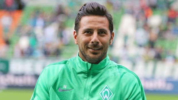 
                <strong>Claudio Pizarro</strong><br>
                Bank: Claudio Pizarro: 37 Jahre alt und immer noch nicht müde. Claudio Pizarro gibt bei Werder Bremen den Edel-Joker. Vorstellbar wäre für uns auch ein Engagement in den USA.
              