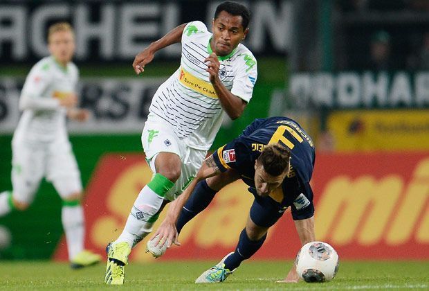 
                <strong>Borussia Mönchengladbach - Eintracht Braunschweig 4:1</strong><br>
                Doch dann kommen Ermin Bicakcic und seine Teamkollegen schnell ins Straucheln. Oscar Wendt bringt die Borussia in Führung. Dann folgt der große Auftritt von Raffael...
              