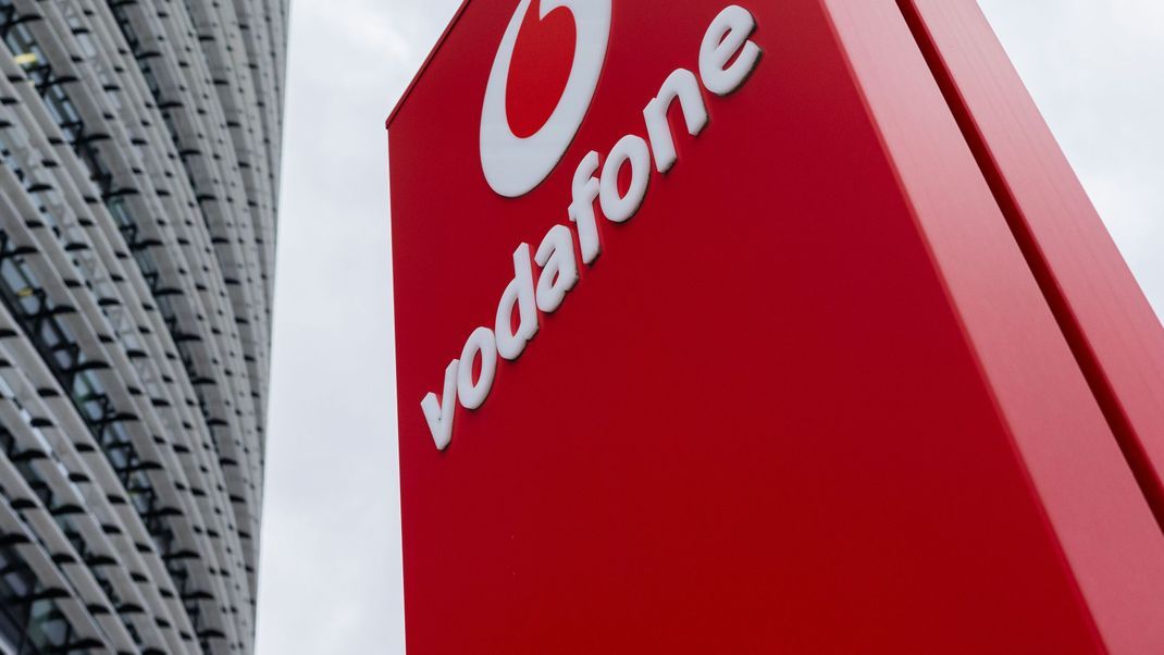 Vodafone drehte an der Preisschraube, Millionen Kund:innen mussten mehr bezahlen für ihre Internet-Tarife. War das rechtens?