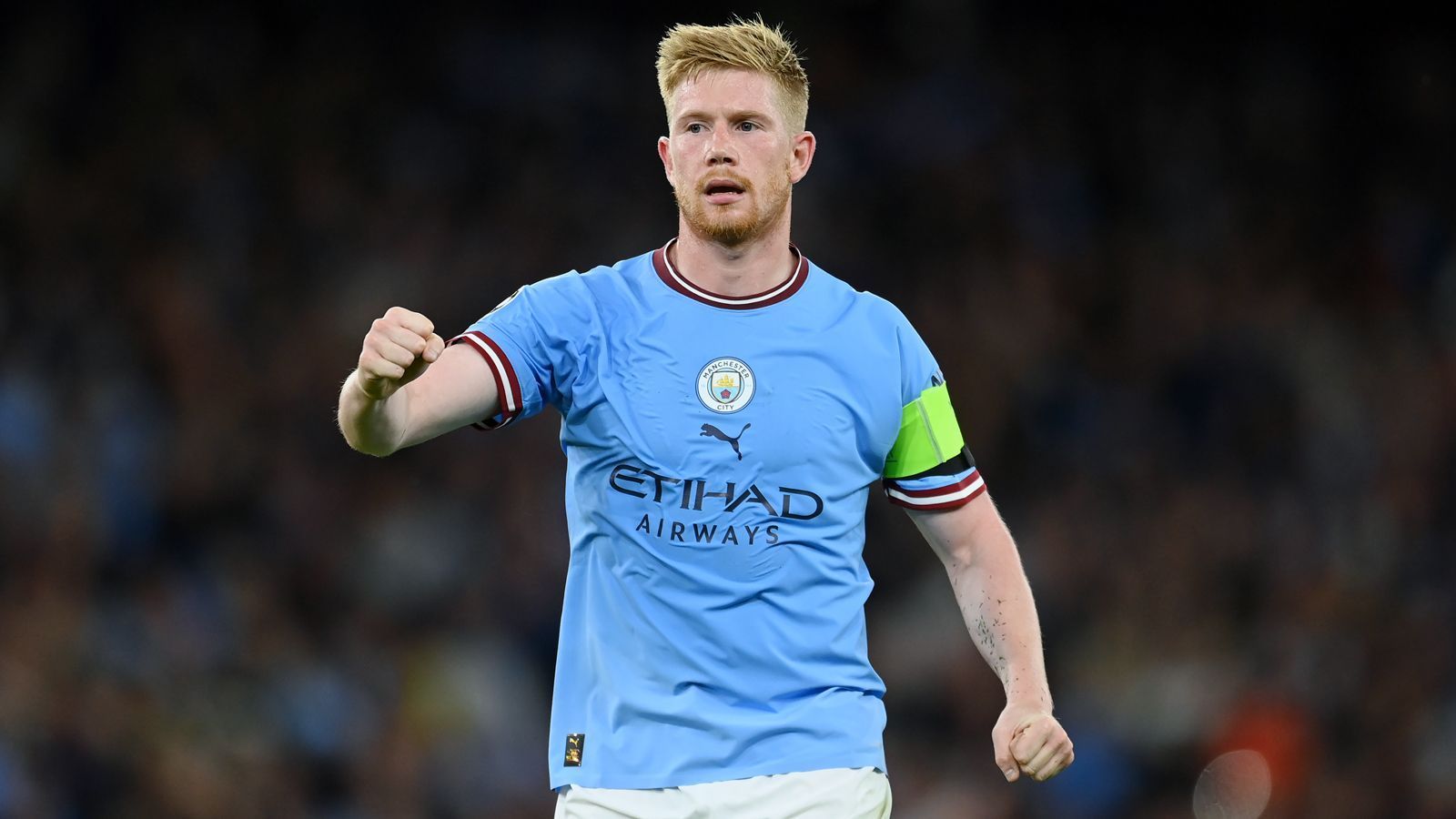 
                <strong>Platz 9: Kevin De Bruyne (Manchester City)</strong><br>
                &#x2022; Gesamt-Einnahmen 2022: 29 Millionen US-Dollar<br>&#x2022; Gehalt: 25,5 Millionen US-Dollar<br>&#x2022; Sponsoring-Einnahmen: 3,5 Millionen US-Dollar<br>
              