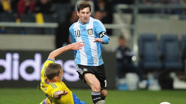 
                <strong>Lionel Messi</strong><br>
                Bei der vergangenen Weltmeisterschaft konnte Lionel Messi nicht so brillieren, wie er es zuvor beim FC Barcelona immer wieder getan hatte. Dieses Mal soll das ganz anders werden. Findet Messi seinen Rhythmus, kann er Argentinien als Kapitän zum dritten WM-Titel führen.
              