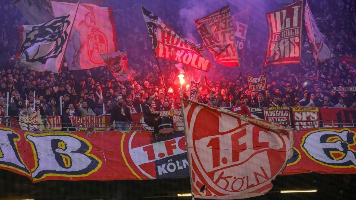 Köln-Fans beim Topspiel in Hamburg