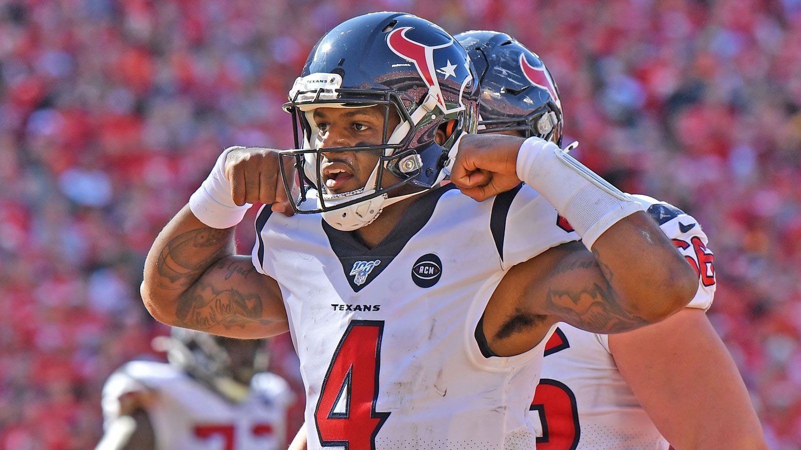 
                <strong>AFC: 4. Houston Texans (aktuell 6-3)</strong><br>
                Restprogramm: Bye, at Ravens, Colts, Patriots, Broncos, at Titans, at Buccaneers, TitansDeshaun Watson liefert Touchdowns, selbst wenn er teilweise nur auf einem Auge sehen kann. Keine Frage, der Texans-Passgeber ist in herausragender Form. Bei den Ravens und gegen die Patriots wird es wohl noch Niederlagen geben, trotzdem schafft das Team die sichere Qualifikation zu den Playoffs.Prognose: 11-5
              