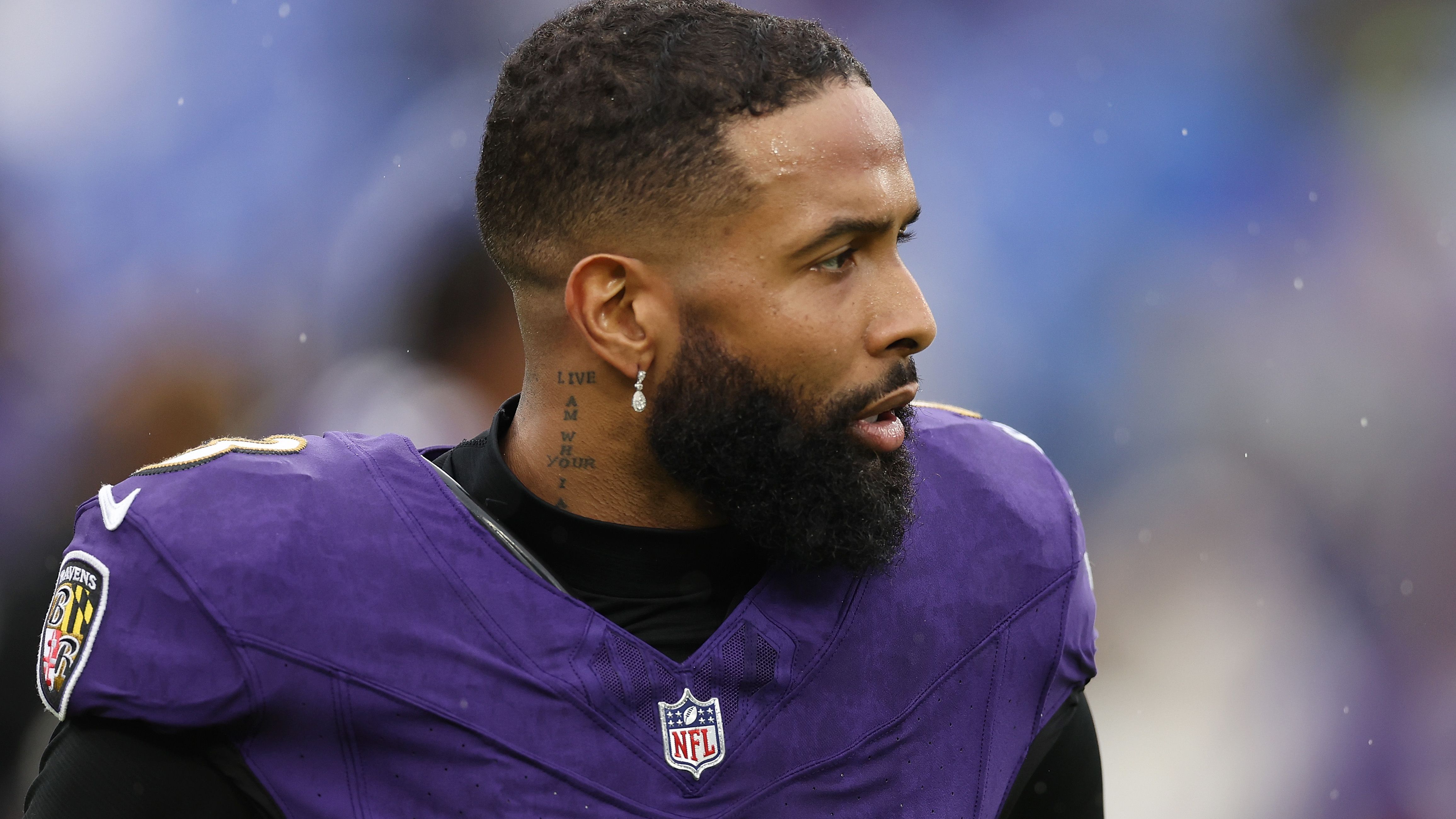 <strong>Baltimore Ravens: Odell Beckham Jr.-Deal (2023)</strong><br>OBJ lebte lange von seinem Giants-Catch und einigen guten Jahren in New York. Seitdem sammelt er einige gute Momente bei verschiedenen Teams ein. Wie beim Super-Bowl-Sieg der Rams. Aber die Ravens zahlten 2023 satte 15 Millionen für den Wide Receiver. Komplett garantiert. Ein Deal, der für Stirnrunzeln sorgte. Zumal damals Lamar Jackson noch auf seinen neuen Vertrag wartete. Ein seltsames Zeichen. Beckham fing 35 Pässe für 565 Yards. Auch verletzungsbedingt wurde er dann entlassen und findet seitdem keine echte Rolle mehr in der NFL.