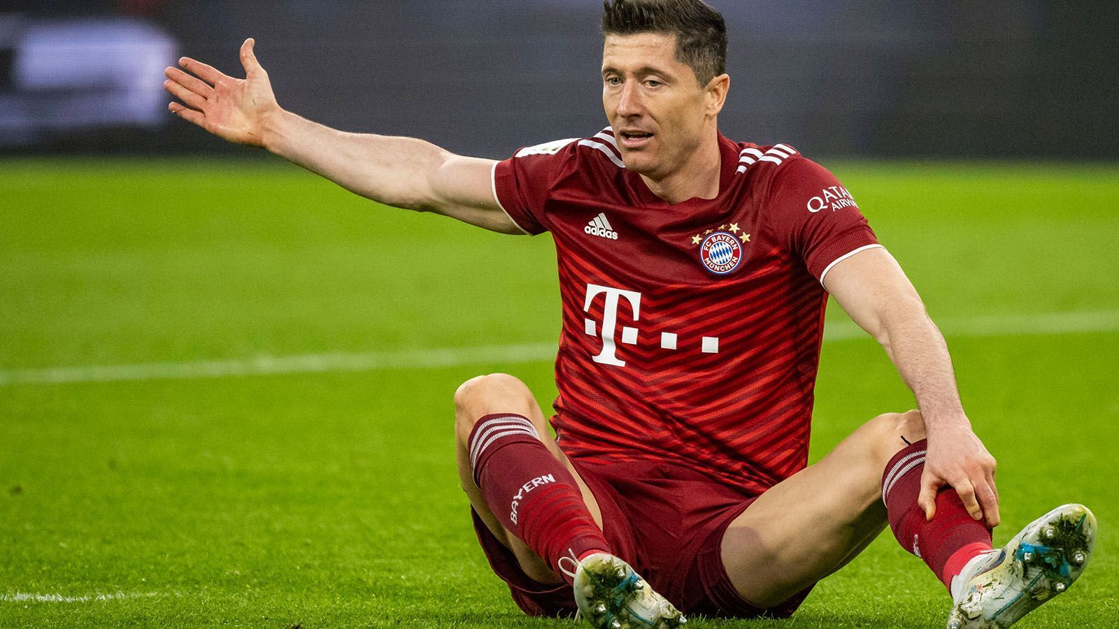 
                <strong>Robert Lewandowski (43 Einsätze)</strong><br>
                Bayerns Torgarantie steht schon wieder bei 48 Toren in 43 Spielen. Seine Tore sind nicht zu ersetzen und müssen vielleicht doch bald ersetzt werden, sollte er sich nach Vertragsende 2023 eine neue Herausforderung suchen. Der 33-Jährige wird aber auf dem Platz bis zum Schluss alles für die Bayern geben, schließlich bekommt er wohl einfach nicht genug von Rekorden. ran-Note: 1
              