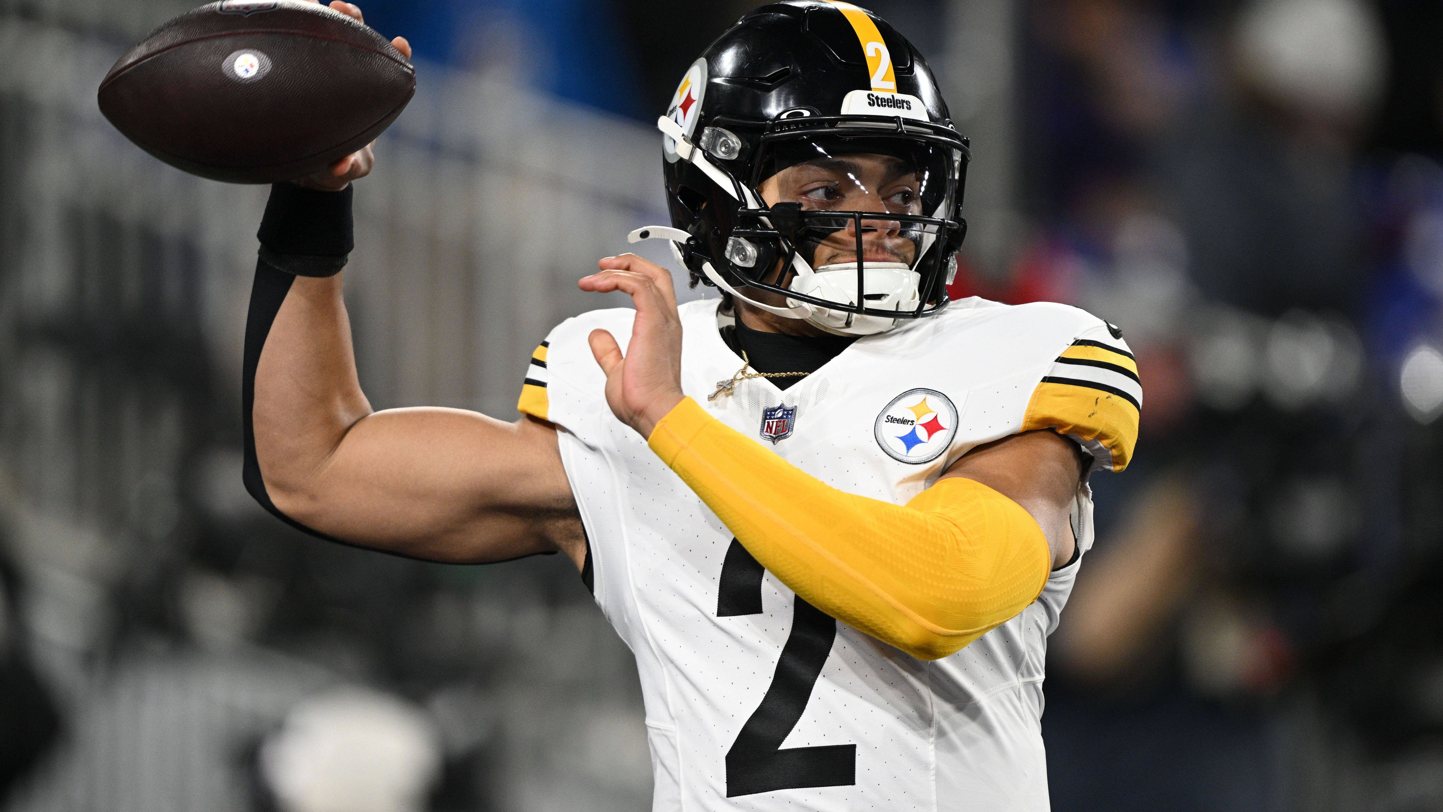 <strong>Platz 18 (geteilt): Pittsburgh Steelers</strong><br>Anzahl Starting-Quarterbacks seit 2015: 9<br>Starter letzte Saison: Justin Fields, Russell Wilson<br>Starter kommende Saison: Aaron Rodgers
