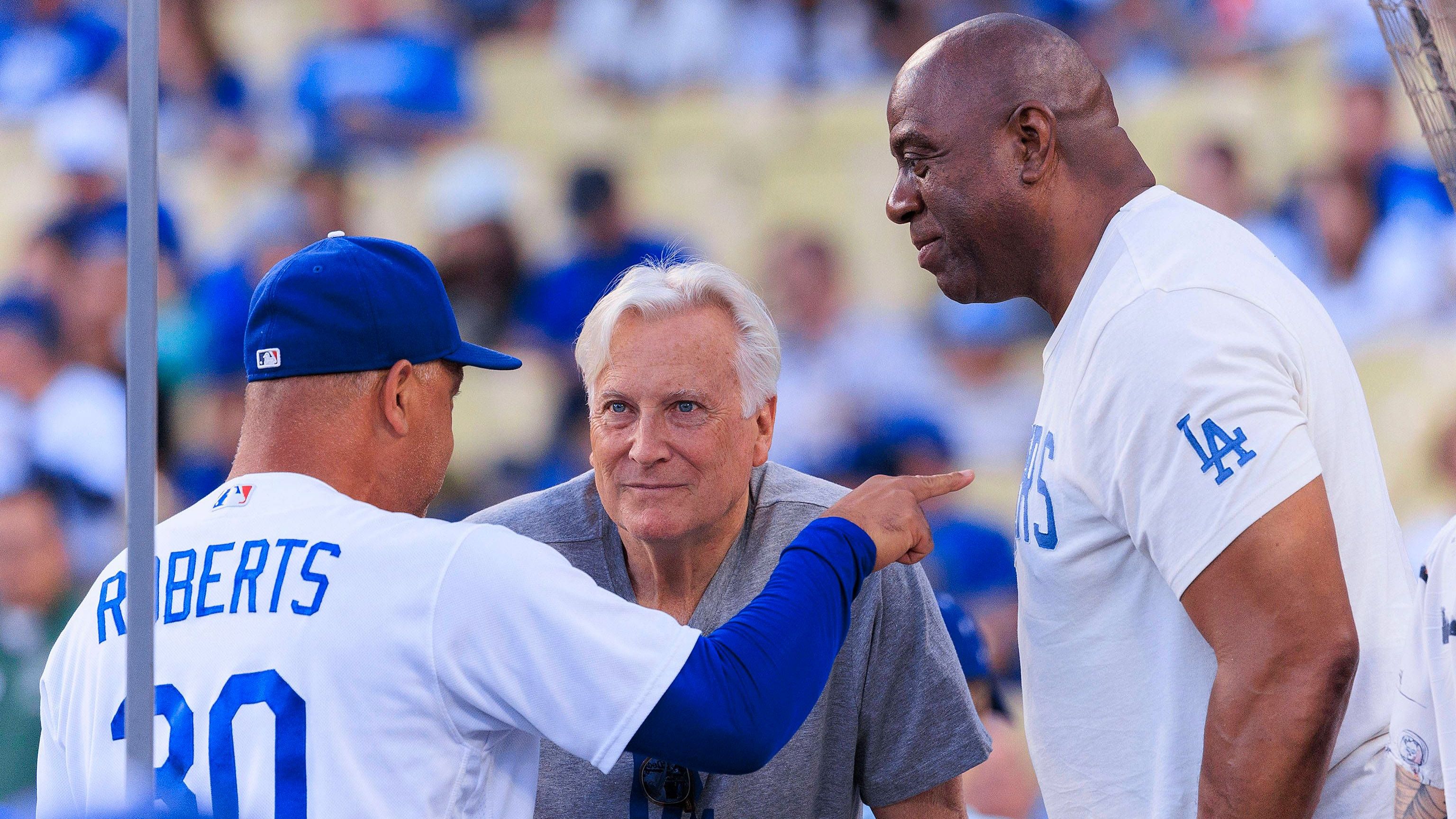 <strong>Platz 11: Los Angeles Dodgers</strong><br>Liga: MLB<br>Preis: 2,15 Milliarden US-Dollar<br>Jahr: 2012<br>Käufer: Guggenheim Baseball Management um Mark Walter und Magic Johnson