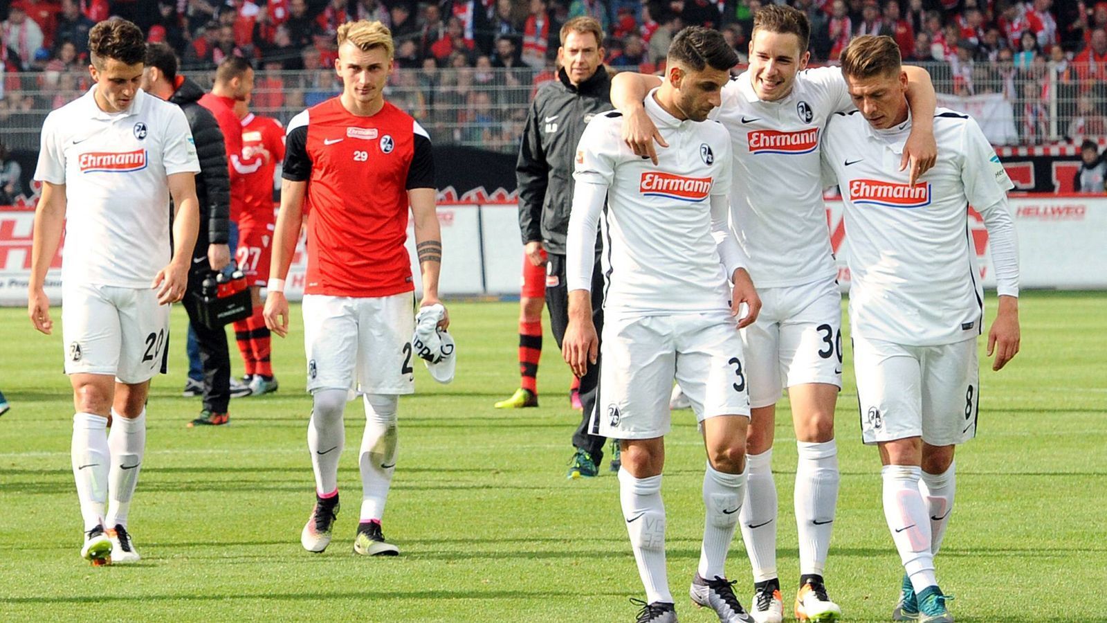 
                <strong>Platz 7: SC Freiburg</strong><br>
                Zweitliga-Spiele: 686 - Zweitliga-Saisons: 19 - Punkte: 1.084 -Der Verein spielt in der Saison 2021/22 in der Bundesliga
              