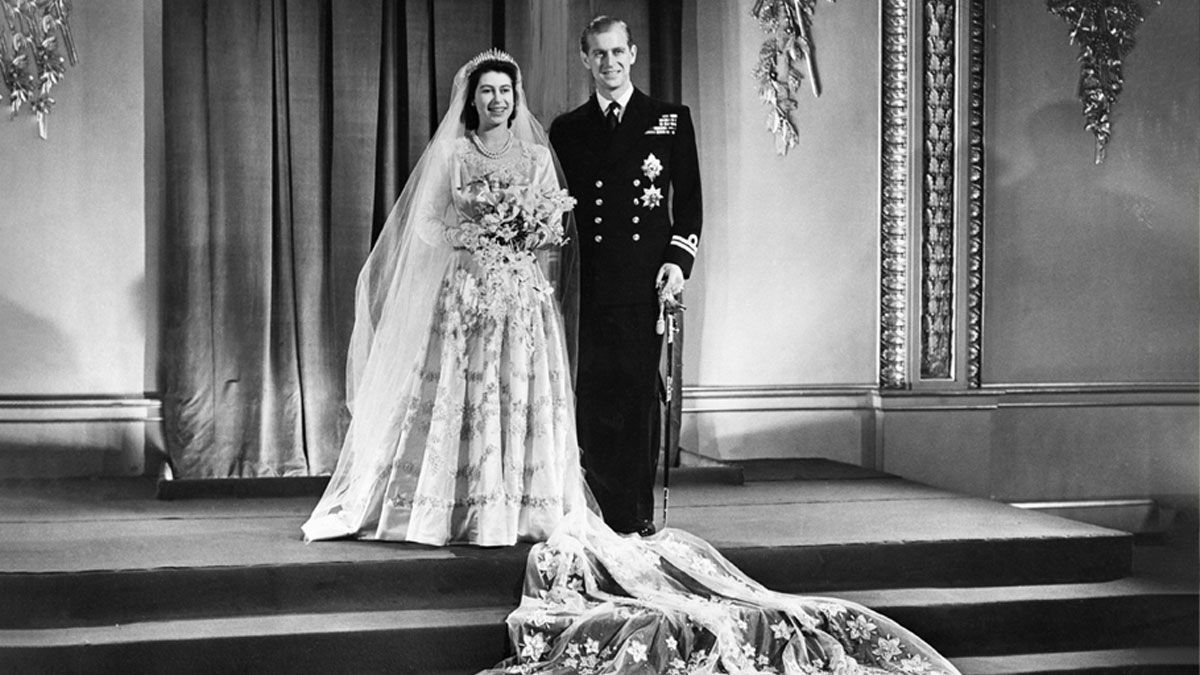 Über 73 Jahre war die Queen mit ihrem Prinz Philip verheiratet. Die spektakuläre Märchenhochzeit&nbsp;in der Westminster Abbey war sicherlich ein Highlight in ihrem Leben.