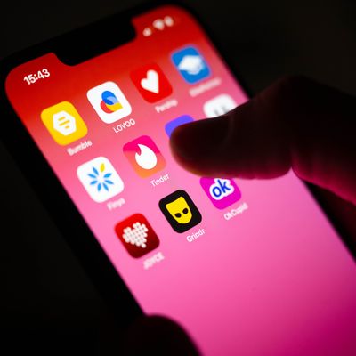 Ex-US-Offizier soll Geheimnisse auf Dating-App verraten haben.