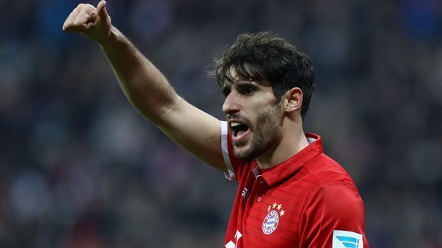 
                <strong>Javi Martinez</strong><br>
                Weil sich Javi Martinez Anfang Mai bei einer Bergwanderung am Schlüsselbein verletzte, kann der Spanier beim Trainingsauftakt am 1. Juli noch nicht wieder mit dabei sein, wenn Coach Carlo Ancelotti zur ersten Übungseinheit der Vorbereitung bittet.
              